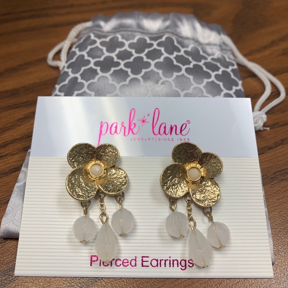 Park Lane Jewelry Magnolia Pierced Earrings NWT - Picture 4 of 5